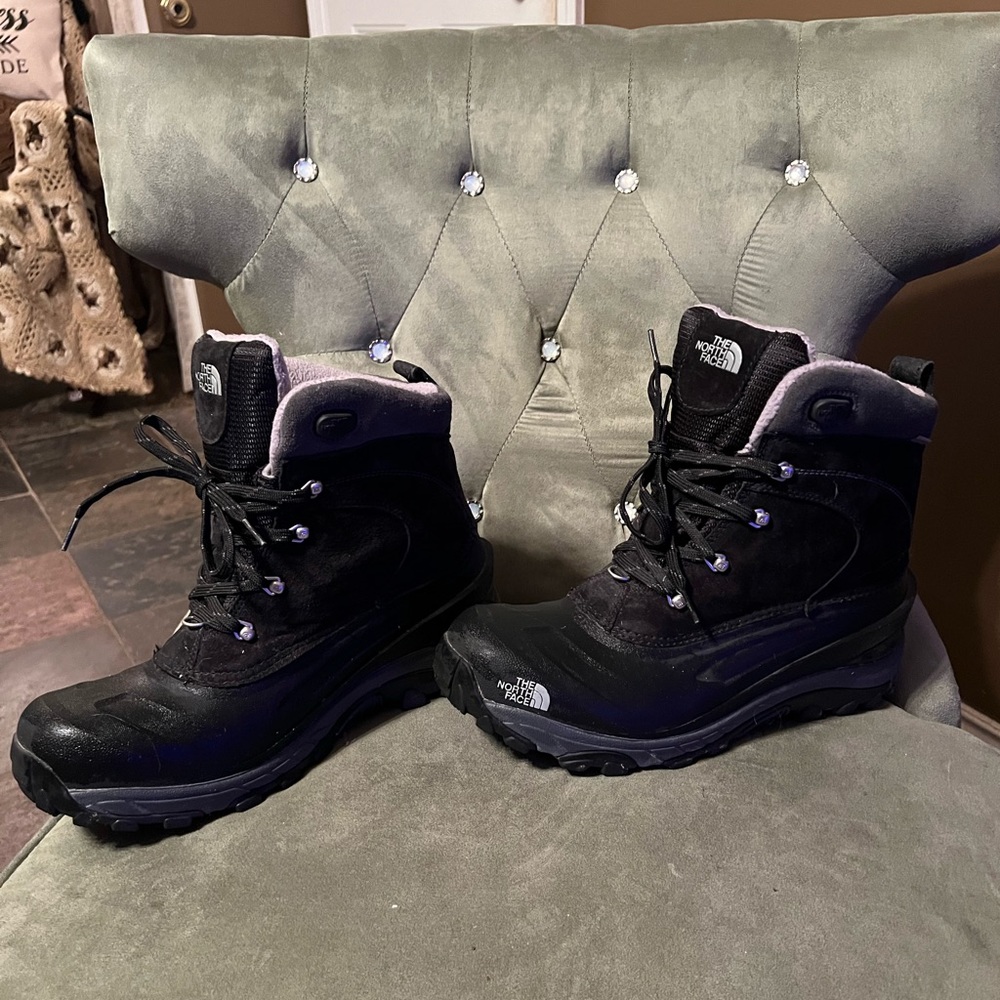 Brand new Men’s north face boots